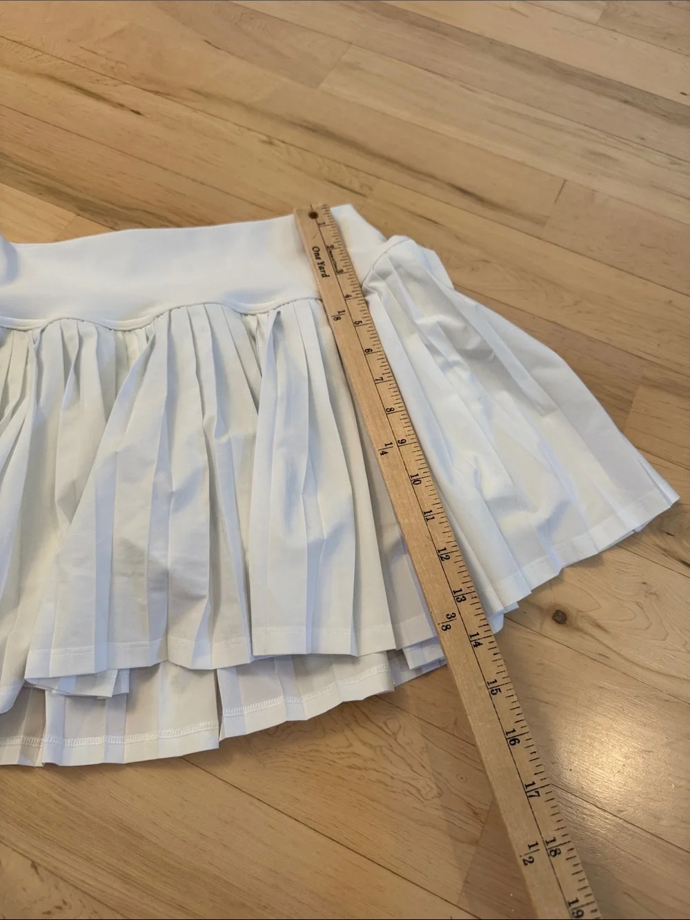 Alo white varsity tennis skirt | size S-Athletic Athleisure